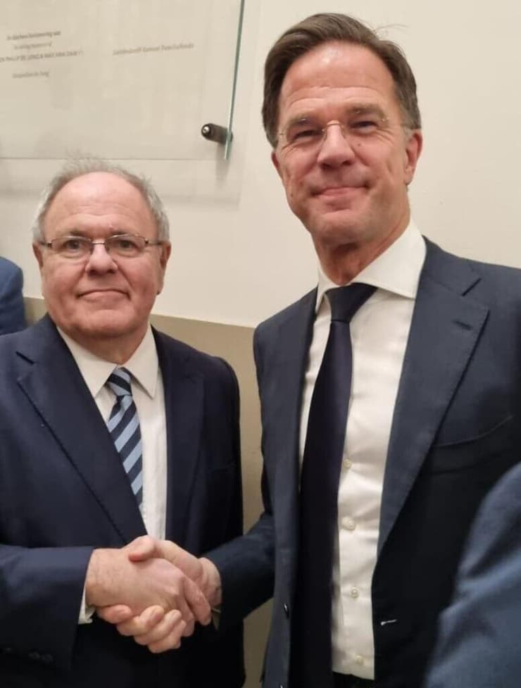 ראש ממשלת הולנד, מארק רוטה, לצד דני דיין