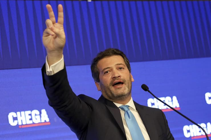 פורטוגל אנדרה ונטורה מנהיג מפלגת שגה ימין קיצוני הישג ענק ב בחירות