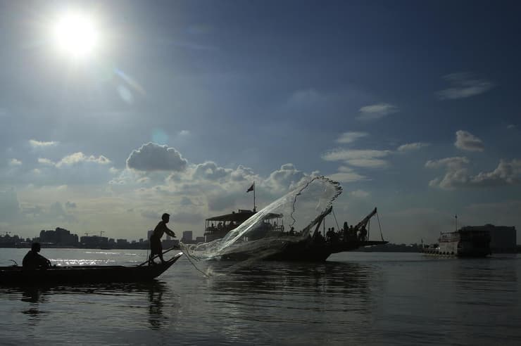 סירות דייגים בנהר המקונג