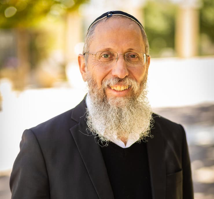 הרב יוסף צבי רימון. "למרות הקושי והאתגרים, הלוחמים מנסים להתפלל ככל יכולתם" (צילום: יעקב סגל) הרב יוסף צבי רימון