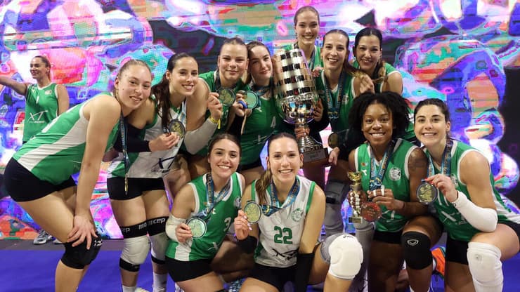 מכבי חיפה עם גביע המדינה לנשים בכדורעף