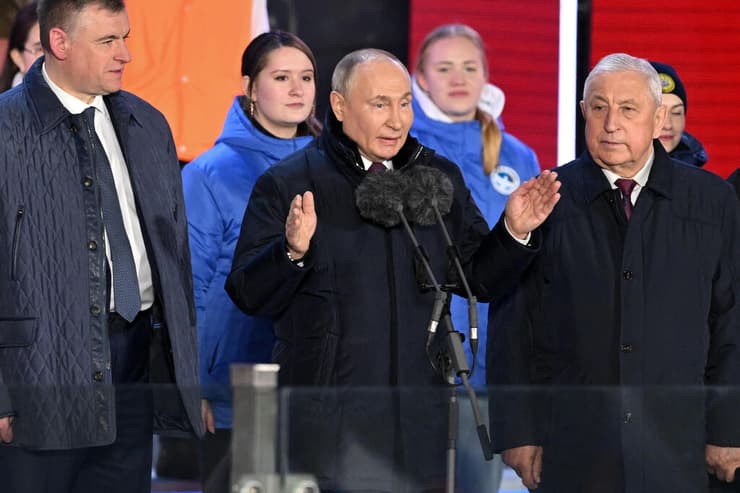 נשיא רוסיה ולדימיר פוטין חגיגות לציון 10 שנים לסיפוח חצי האי קרים יום אחרי הניצחון ב בחירות
