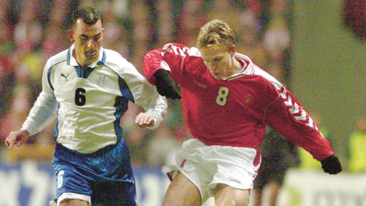 אלון חזן מול דנמרק ב-1999 