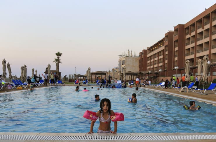 Blue Beach Resort in Gaza City 2015, מלון נופש לחוף הים של עזה