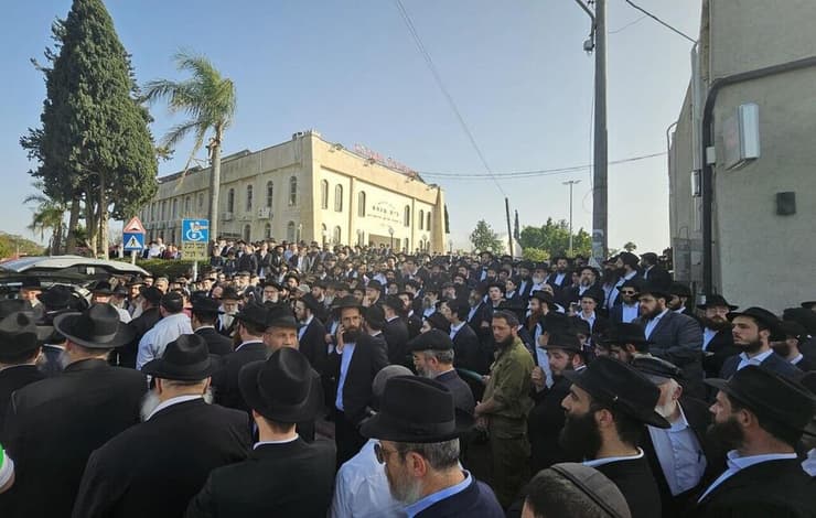 כ-1,500 איש השתתפו בהלוויה