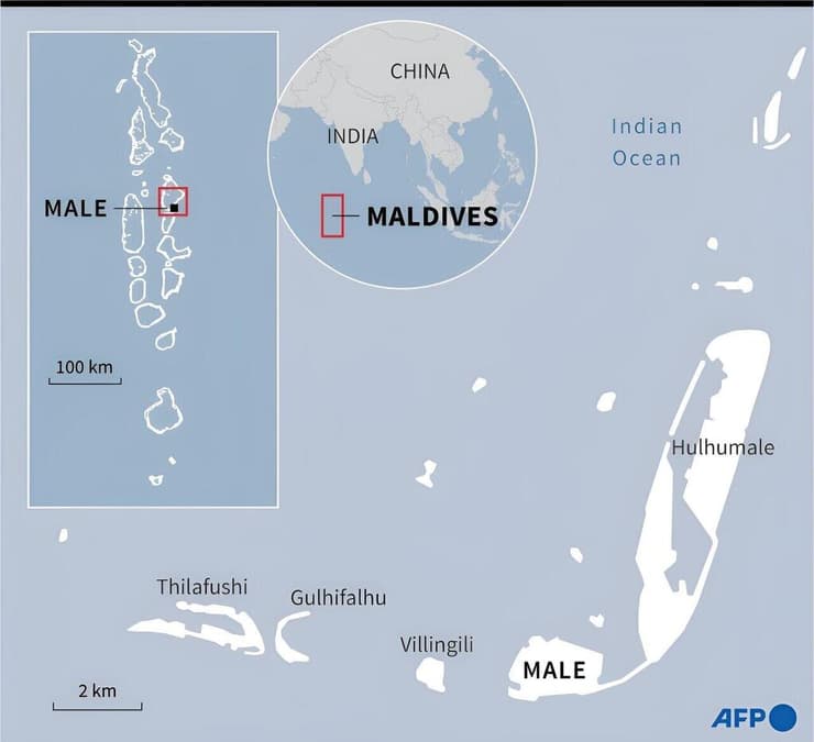 מפת האיים המלדיביים (כולל מיקום עיר הבירה מאלה), יחד עם מיקומה ביחס לסין והודו