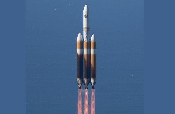 סוס עבודה ותיק עם רקורד מרשים של הצלחה בשיגור מטענים כבדים. טיל Delta IV Heavy בשיגור לוויין של סוכנות NRO ב-2019 