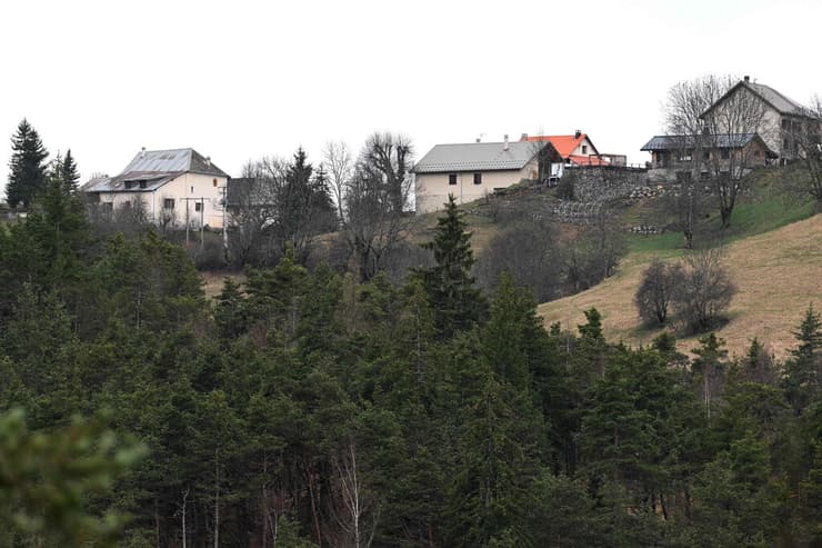 הכפר לה ורנה ב צרפת ב הרי האלפים אלפים שם אותרו שרידי גופת הילד אמיל סוליי 31 במרץ