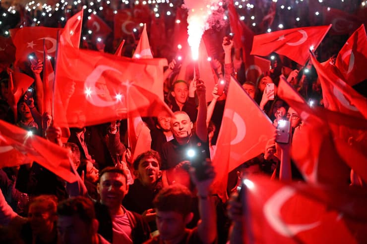 טורקיה חגיגות ניצחון של תומכי ה אופוזיציה CHP בחירות מקומיות איסטנבול