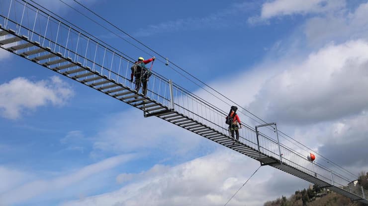 הגשר התלוי הגבוה בעולם נחנך באיטליה