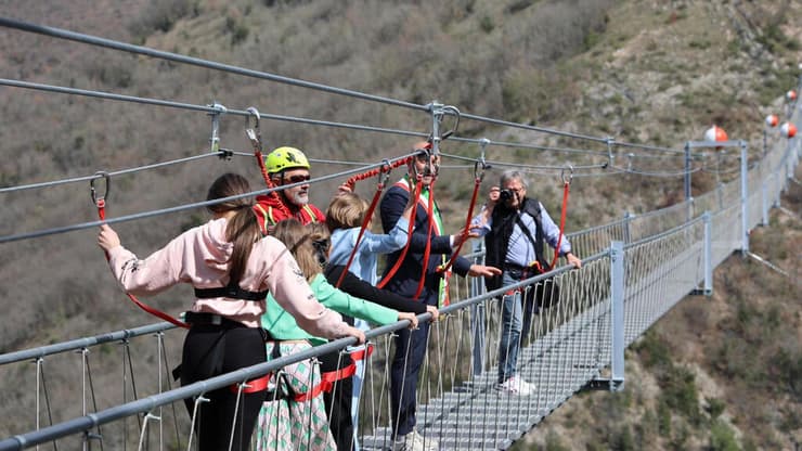 הגשר התלוי הגבוה בעולם נחנך באיטליה