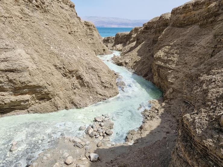 טיול לנהר החם בים המלח