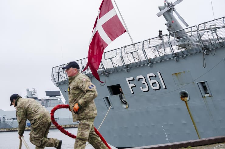 דנמרק פריגטה בסיס חיל הים ליד מצר החגורה הגדולה
