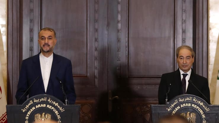  שר החוץ הסורי פייסל אל-מקדאד ושר החוץ האיראני חוסיין אמיר עבדאללהיאן פותחים מחדש הקונסוליה האיראנית בדמשק בבניין חדש