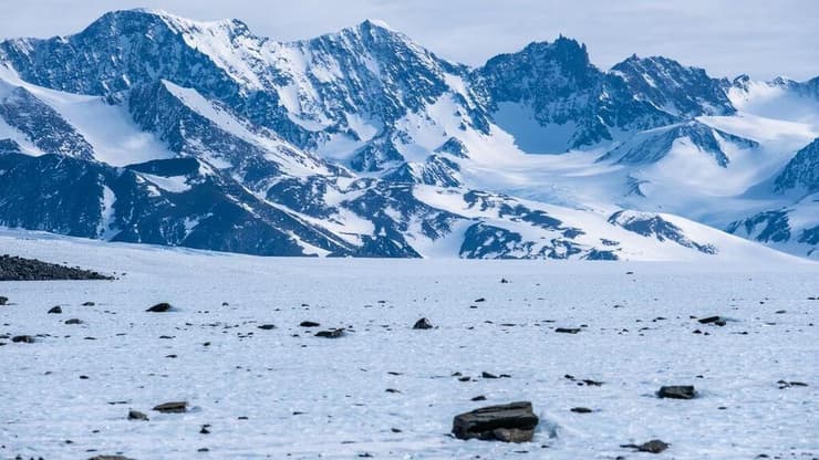 מטאוריטים על פני השטח של אנטארקטיקה