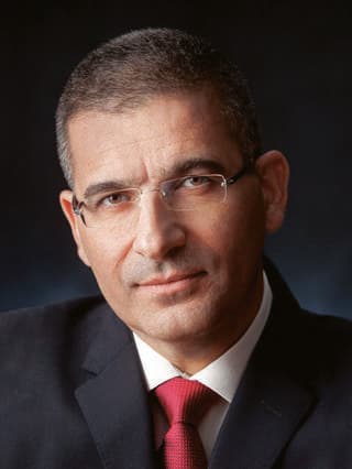 יעקב אטרקצ'י, מנכ"ל ומבעלי חברת אאורה 