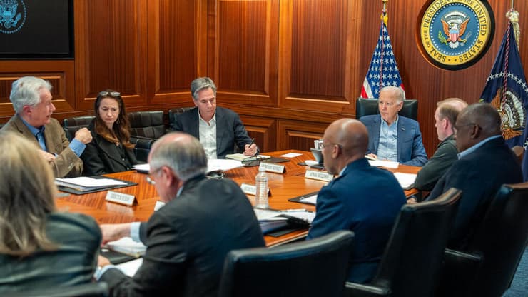 ג'ו ביידן ואנתוני בלינקן בכינוס מועצת הביטחון הלאומית של הבית הלבן