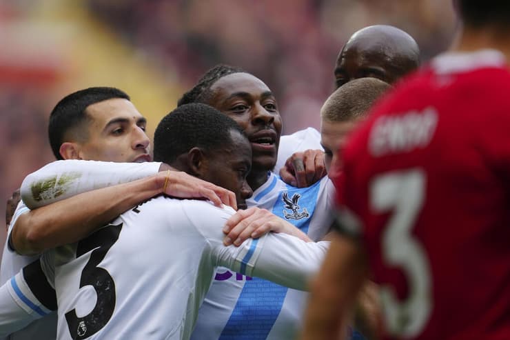 שחקני קריסטל פאלאס חוגגים