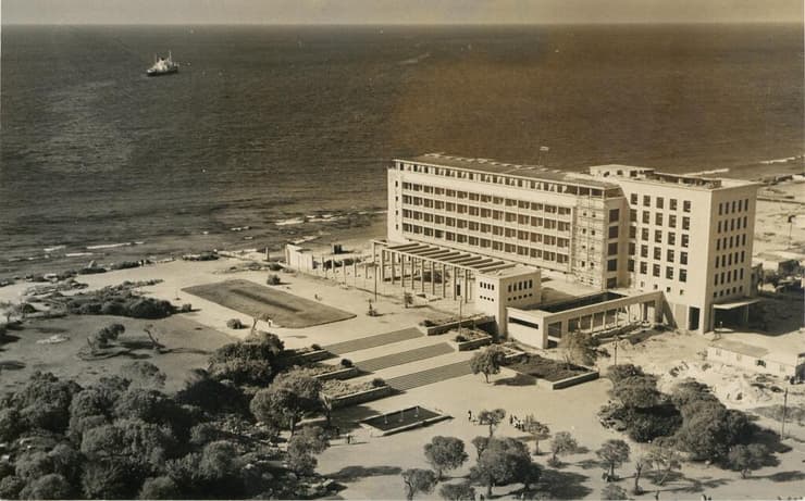 מלון שרתון הראשון (נורדאו פלזה) בתכנון ורנר יוסף ויטקובר ואריק באומן, 1956