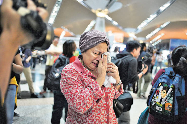 משפחות נוסעי טיסה MH370 ממתינים ליקיריהם. "נעשו הרבה מאוד טעויות"