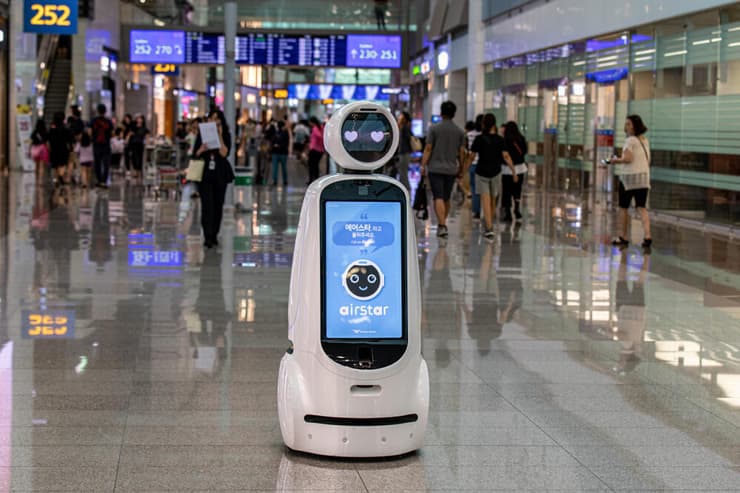 רובוט בנמל התעופה בסיאול