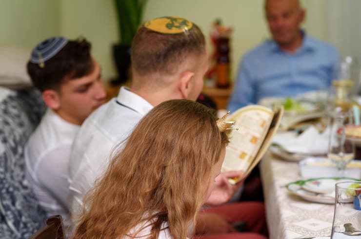 האם זה אומר שזנחנו, ששכחנו? שזה לא חשוב לנו?. ליל הסדר (צילום: shutterstock) ליל הסדר