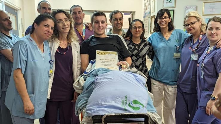 ארי שפיץ לוחם גבעתי נפצע אנושות במלחמה חייו ניצלו בבית החולים סורוקה
