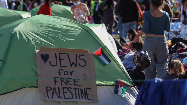 אוניברסיטת קולומביה ניו יורק  ארה"ב הפגנה נגד ישראל פרו פלסטינית 