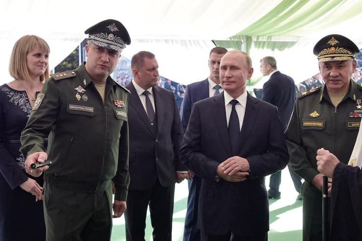 רוסיה טימור איבנוב סגן שר ההגנה נעצר חשד ל שחיתות כאן עם ולדימיר פוטין ב 2018