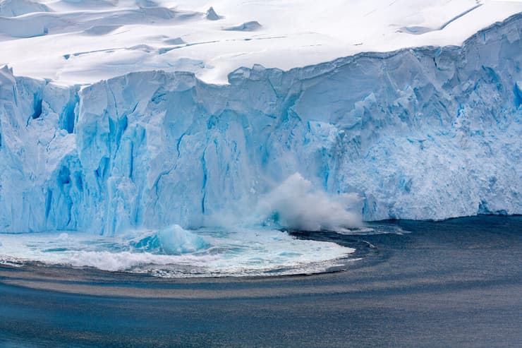 התפרקות קרחונים באנטארקטיקה כתוצאה מההתחממות הגלובלית