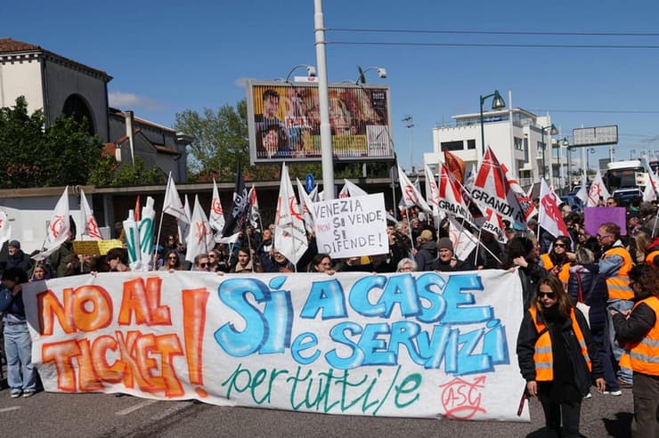 המחאות בוונציה על רקע התשלום בכניסה לעיר