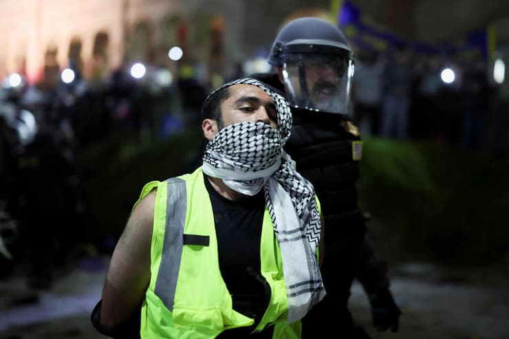 מעצר מפגינים פרו פלסטינים באוניברסיטת קליפורניה