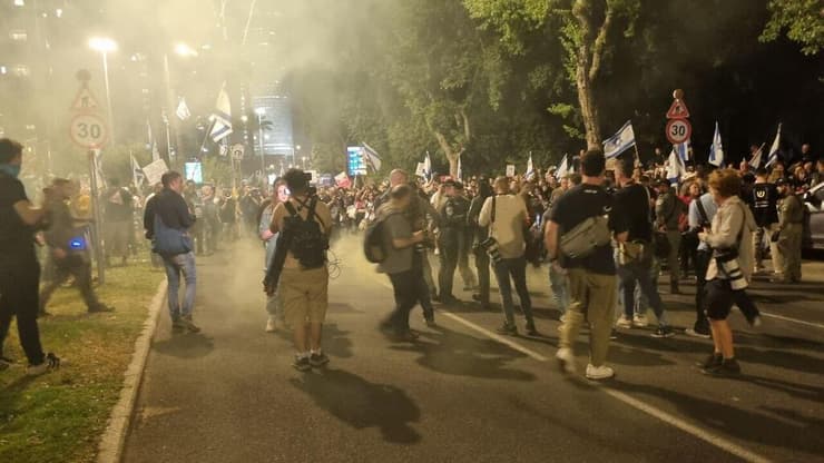 עימותים בין שוטרים למפגינים בתל אביב