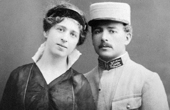 לא ויתר על שירות צבאי קרבי, שעזר להם לקבל אזרחות צרפתית. יוג'ין במדי צבא עם אליזבת (צילום: Institut Pasteur/Musée Pasteur) לא ויתר על שירות צבאי קרבי, שעזר להם לקבל אזרחות צרפתית. יוג'ין במדי צבא עם אליזבת