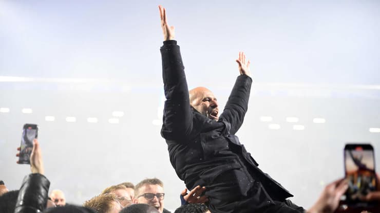 פטר בוס איינדהובן אליפות 