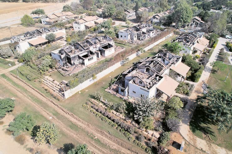 הריסות קיבוץ בארי