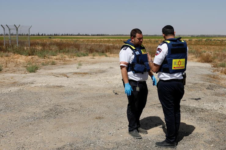 אמבולנסים בזירה