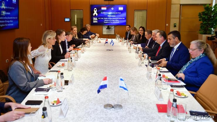 שרת החוץ של הולנד הנקה ברואינס בפגישה עם שר החוץ ישראל כץ