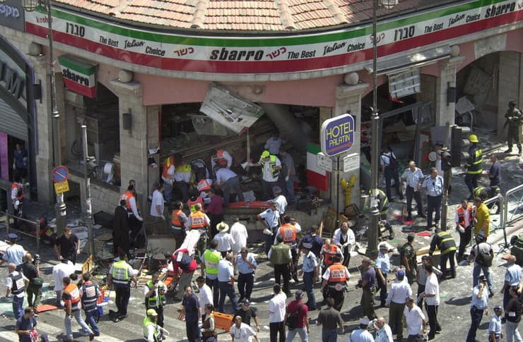 הפיגוע במסעדת סבארו ב-2001