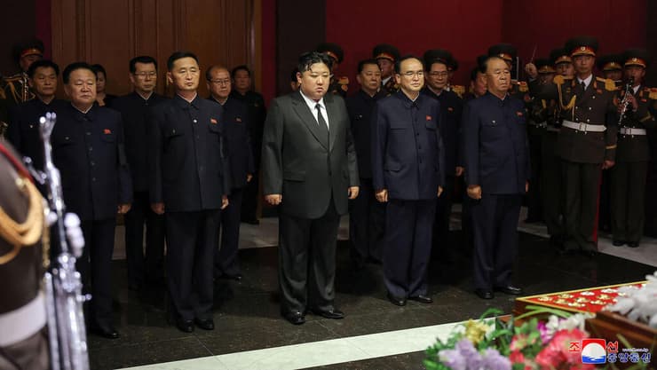 קים קי נאם שר התעמולה של צפון קוריאה הלך לעולמו