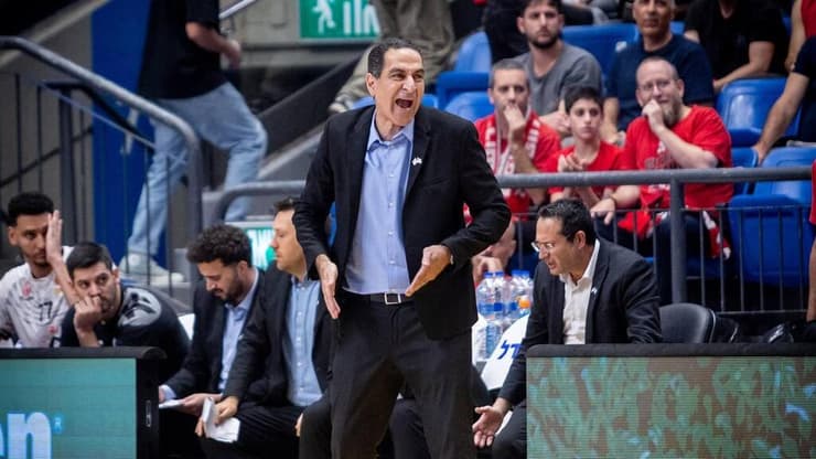 "ההחלטה התקבלה לאחר מחשבה עמוקה". אהרוני (צילום: דניאל כהן) מאמן הפועל באר-שבע/דימונה אורן אהרוני