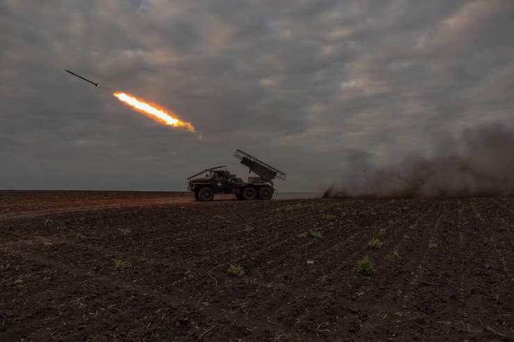 ירי של טילי גראד על ידי אוקראינה באזור חרקוב 15 במאי בצל מתקפה של רוסיה באזור