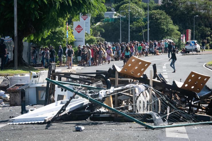 קלדוניה החדשה מהומות מחאה נגד חוק שאושר ב צרפת