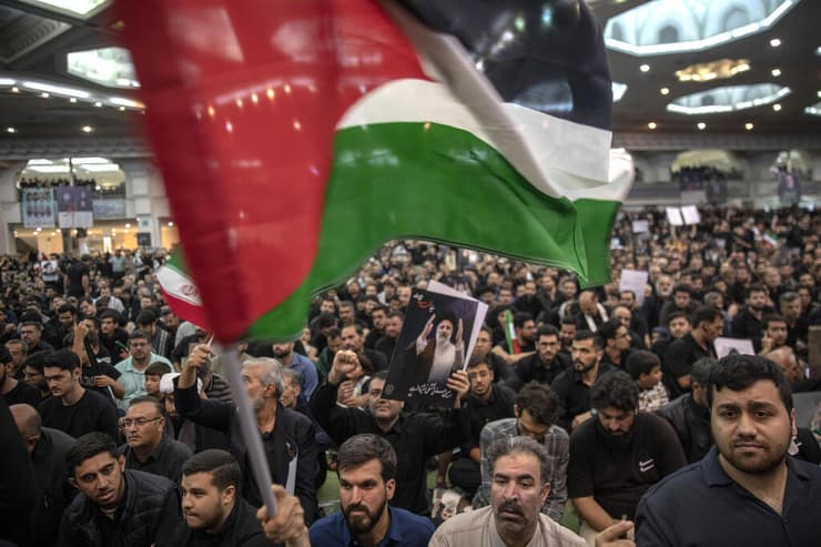 איראן טהרן טקס לזכר ה נשיא איברהים ראיסי ש נהרג ב התרסקות מסוק דגל פלסטין 21 ב מאי בערב
