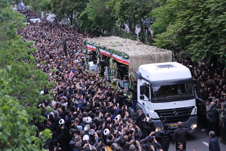 איראן תבריז מסע הלוויה של ה נשיא איברהים ראיסי ש נהרג ב התרסקות מסוק