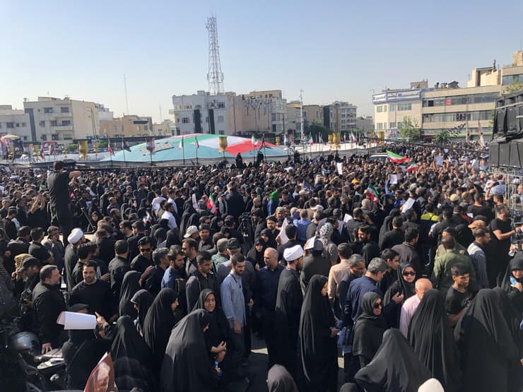 טהרן, איראן מסע הלוויה של ה נשיא איברהים ראיסי ש נהרג ב התרסקות מסוק