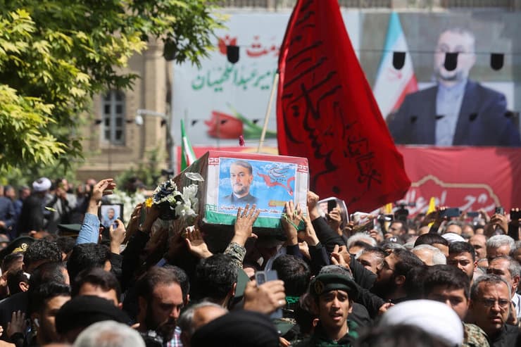 איראן הלוויה  של שר החוץ חוסיין אמיר עבדוללהיאן ב טהרן התרסקות מסוק