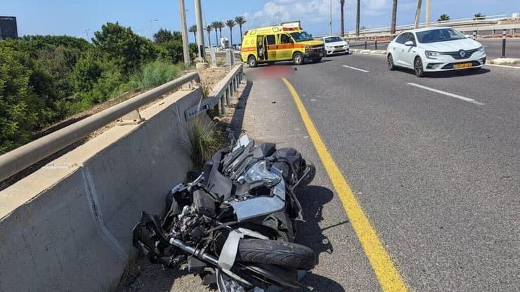 רוכב אופנוע כבן 35 שהחליק בגשר שמואל ארד בחיפה