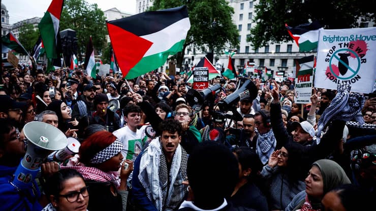 מחאות פרו-פלסטיניות "קץ לרצח העם" במרכז לונדון
