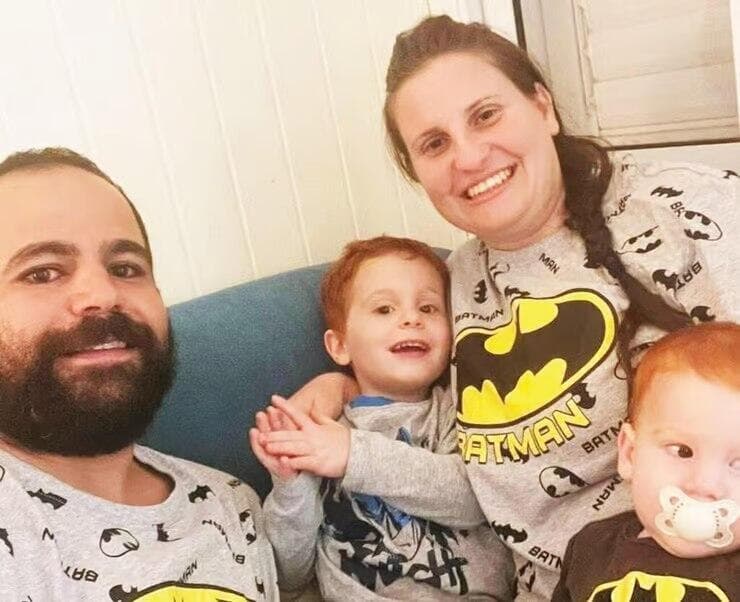 משפחת ביבס עדיין בשבי. כפיר, אריאל, שירי וירדן